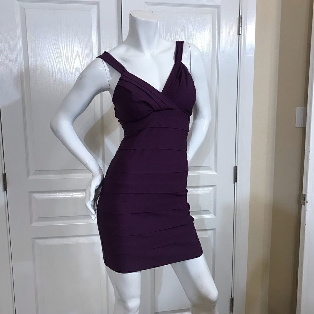 💚 B10 Leyva purple stretch dress v neck very flattering